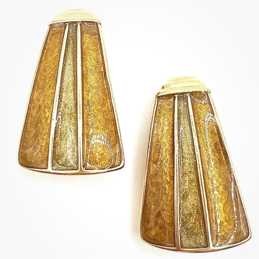 Trifari Vintage Enamel GeometricGold Tone Clip On Earrings - Picture 6 of 9